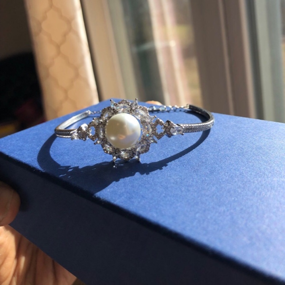 Unique Swarovski Elements Bracelet With Pearl - image 4